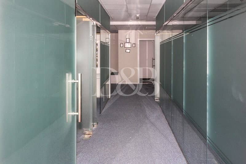 4 partitions | Huge Office Space | Close to Metro