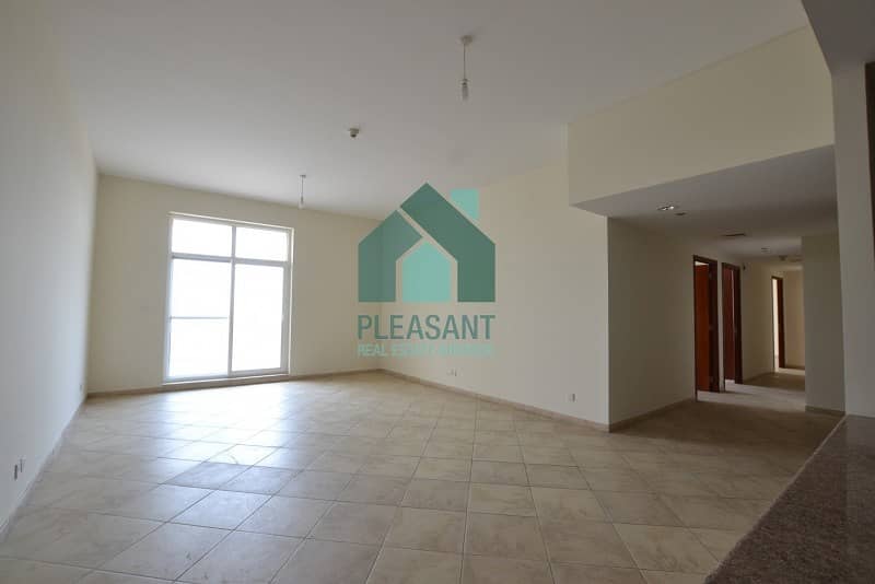 Mall View Specious Vacant 3BR Apt For Rent In Foxhill. Mall View Specious Vacant 3BR Apt For Rent In Foxhill.