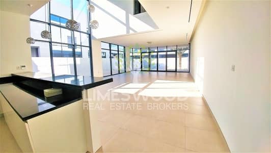 Modern & Contemporary 5BR Villa Al Barsha Near MOE Modern & Contemporary 5BR Villa Al Barsha Near MOE