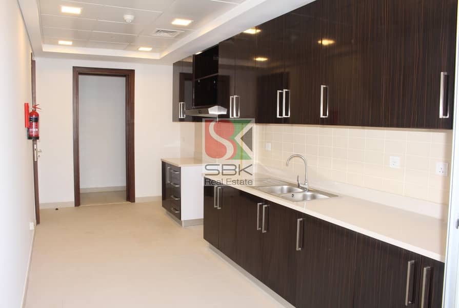 11 Spacious And Luxurious 2 Bedroom Available in Jumeirah 3