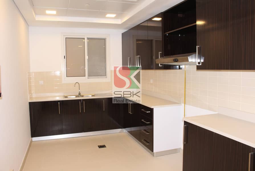 8 Spcious and Luxurious 1 bedroom Available in Jumeirah 3