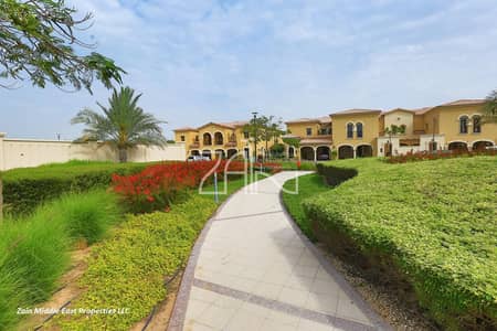 Corner Luxurious 3 BR Townhouse Close to Facilities Corner Luxurious 3 BR Townhouse Close to Facilities