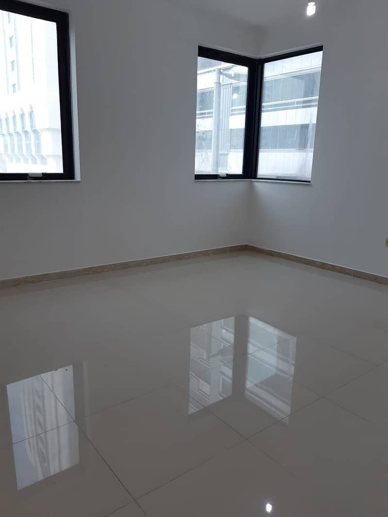 Hot Offer Apartment! 3BHK with Wardrobes in Najda Street 70k