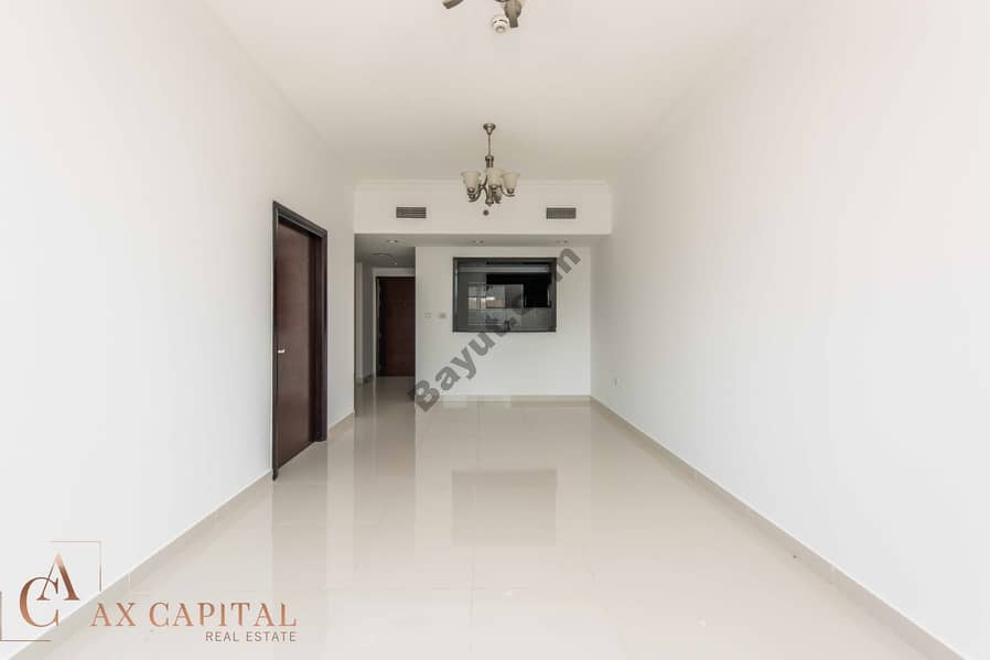 Laundry Room | Canal View Balcony Laundry Room | Canal View Balcony