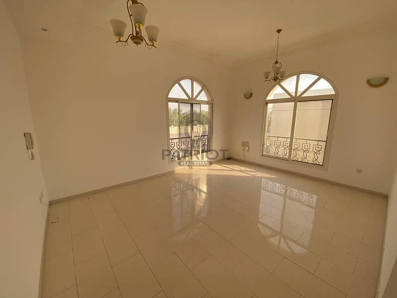 3 SUPER BRIGHT 3BR MAIDS PVT POOL GARDEN INDEPENDENT VILLA IN JUMEIRAH 3