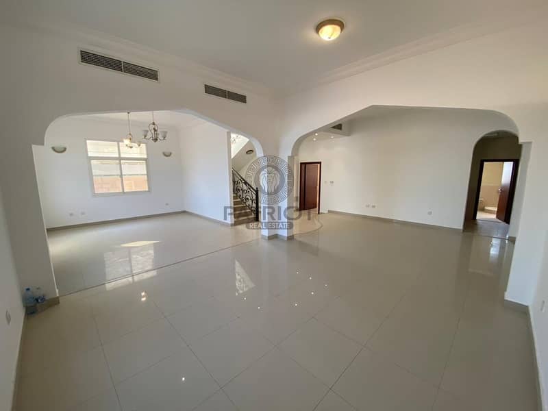 15 SUPER BRIGHT 3BR MAIDS PVT POOL GARDEN INDEPENDENT VILLA IN JUMEIRAH 3