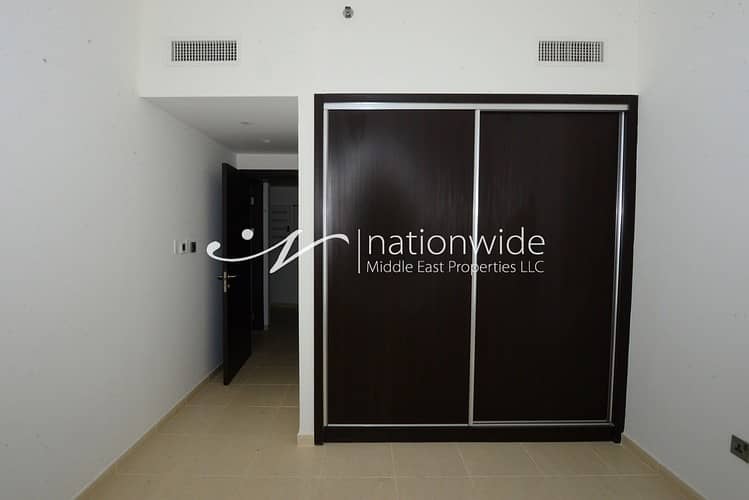 10 Vacant! Alluring 3 BR Townhouse In Mangrove Place