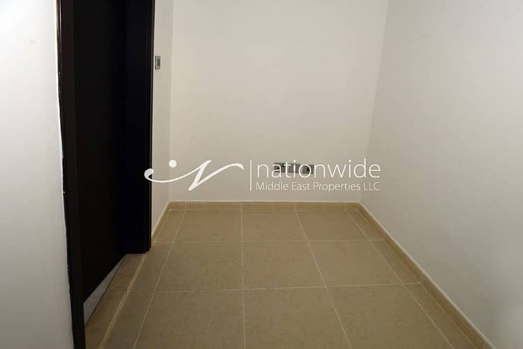 13 Vacant! Alluring 3 BR Townhouse In Mangrove Place