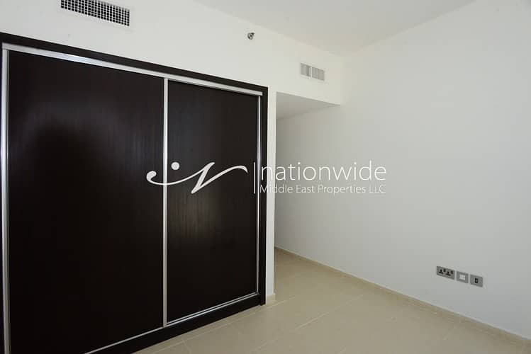 14 Vacant! Alluring 3 BR Townhouse In Mangrove Place