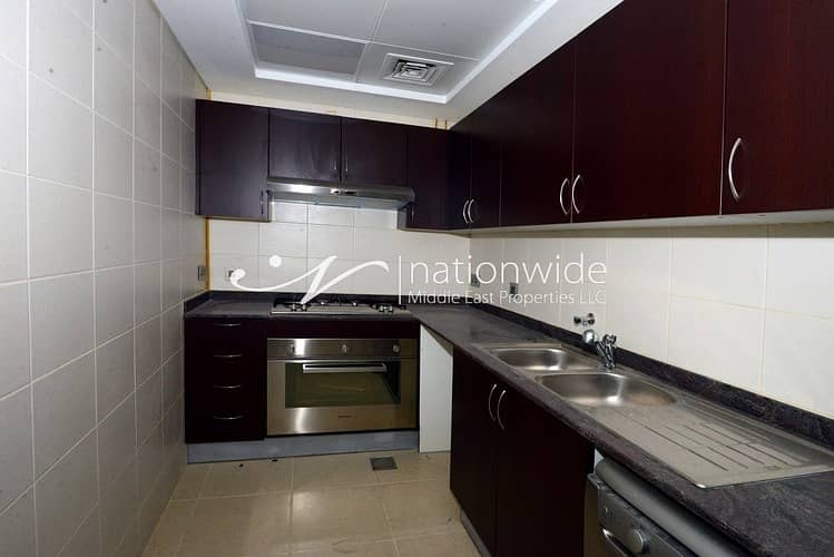 16 Vacant! Alluring 3 BR Townhouse In Mangrove Place