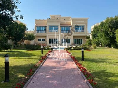 Experience Living in a Luxurious Villa Experience Living in a Luxurious Villa