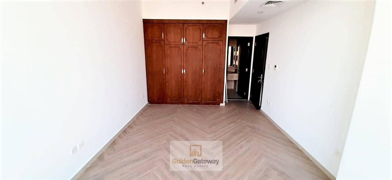 Bright Lay out Classy Amenities and Modern Finishing Bright Lay out Classy Amenities and Modern Finishing