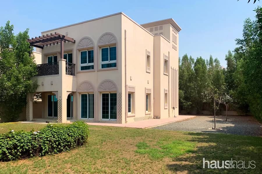 Landscaped Garden | Corner Unit | Available August Landscaped Garden | Corner Unit | Available August