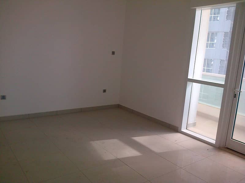 Marina and Palm View - One Bedroom Apartment For Rent in Dubai Marina
