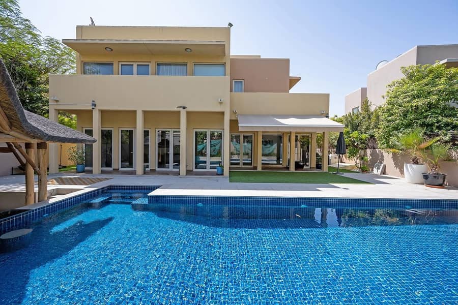 Unique Show Home Style 5 Bed Villa | Private Pool Unique Show Home Style 5 Bed Villa | Private Pool