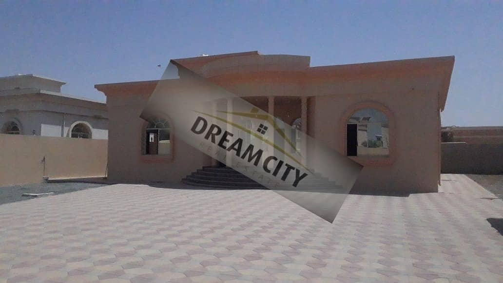 * Villa for rent, ground floor, directly on the neighboring street, very clean, 15,000 feet, at an antique price *