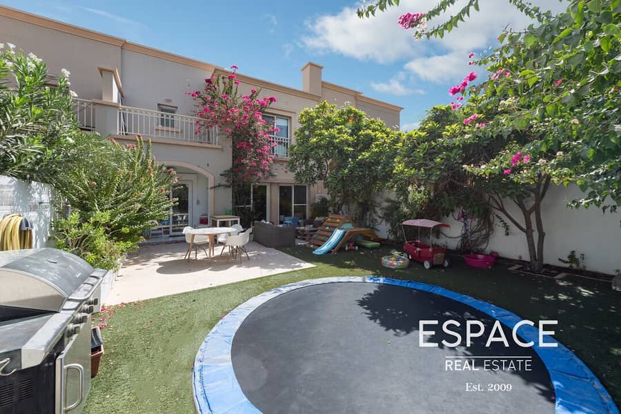 Great Location | Landscaped Garden | 3M Great Location | Landscaped Garden | 3M