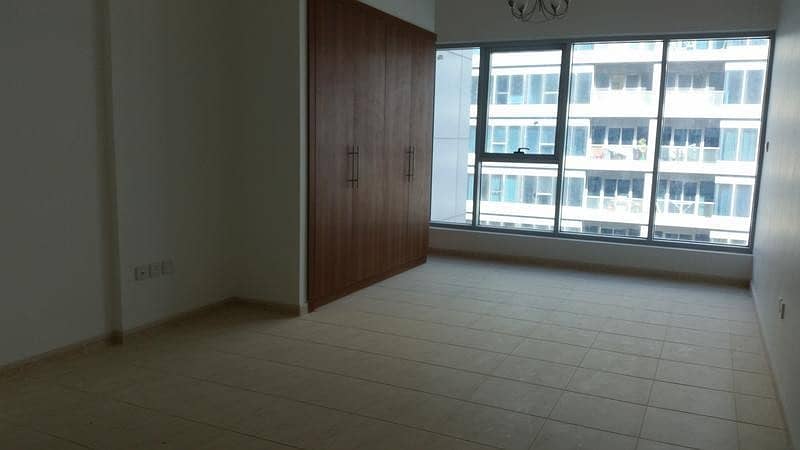 Ready to Move in! Studio flat For Rent in Skycourts Towers