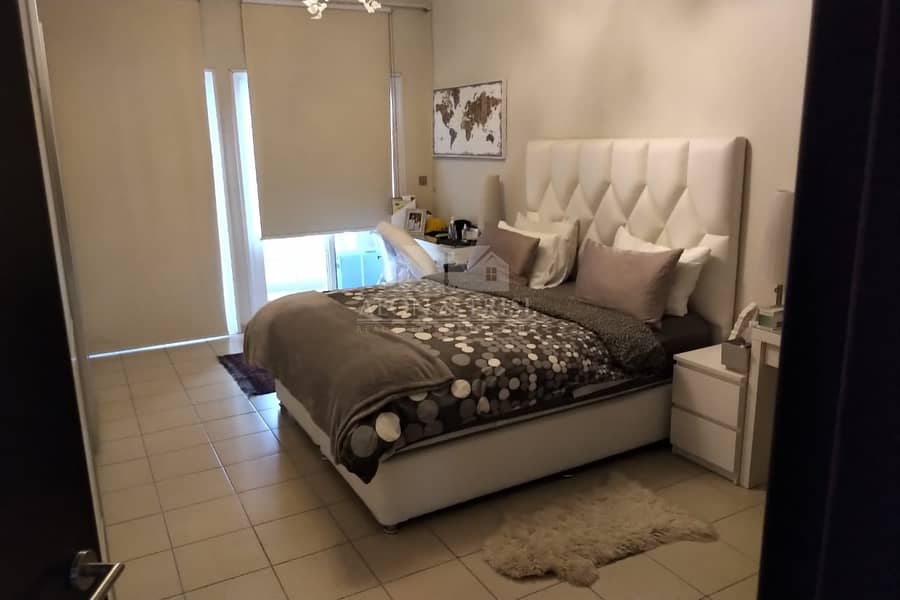 Beautiful corner unit with garden view Beautiful corner unit with garden view