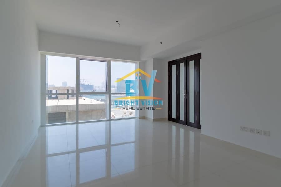 Marvelous and Very Large 1 Bedroom Apartment with parking in Al Reem Island