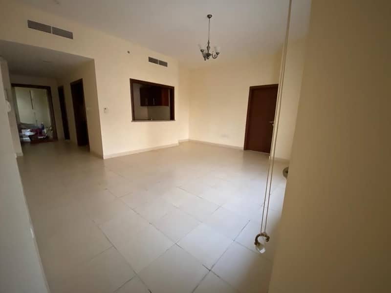 ONE MONTH FREE ! LARGE 1BHK IN DESERT SUN TOWER WITH BALCONY 35/K