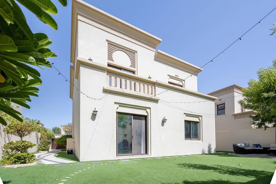 Stunning villa Excellent Location Upgraded Stunning villa Excellent Location Upgraded