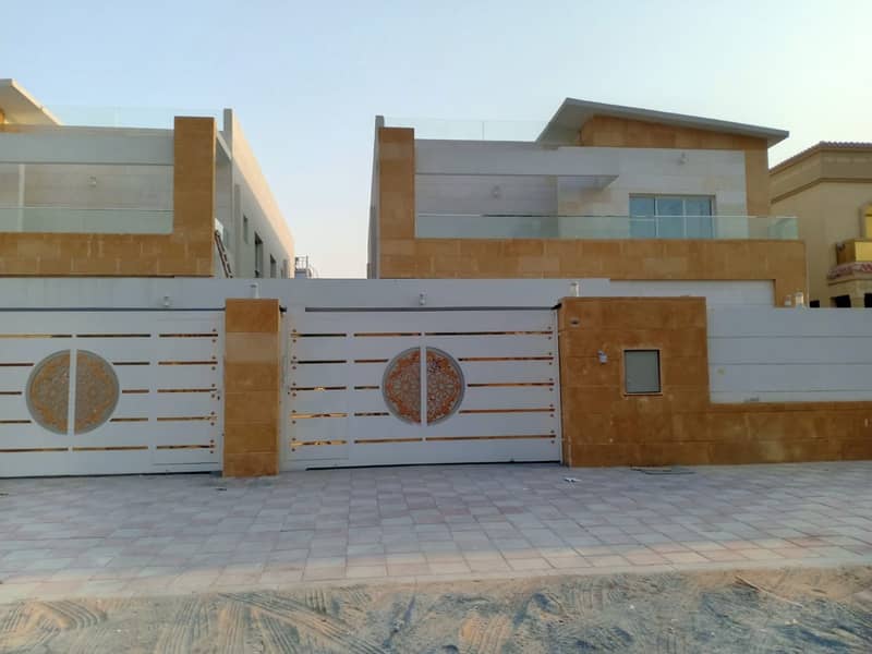 Villa for rent, personal finishing, excellent price, Ajman, close to the main street, a large building area