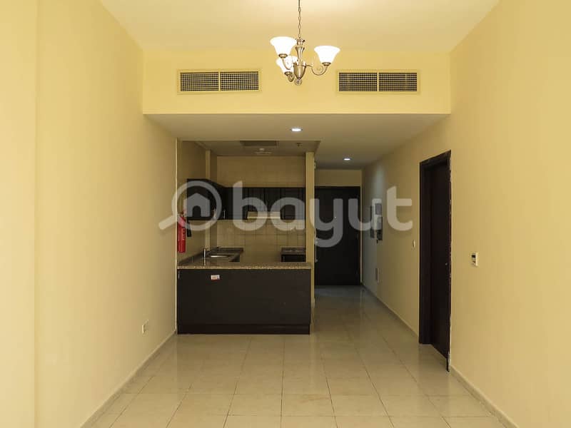 شقة في أبراج أحلام جولدكريست،مدينة الإمارات‬ 2 غرف 220000 درهم - 4755387