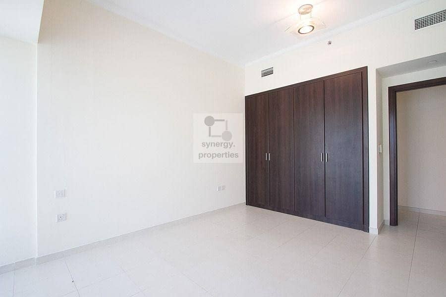 High floor | Well Maintained | Closed kitchen