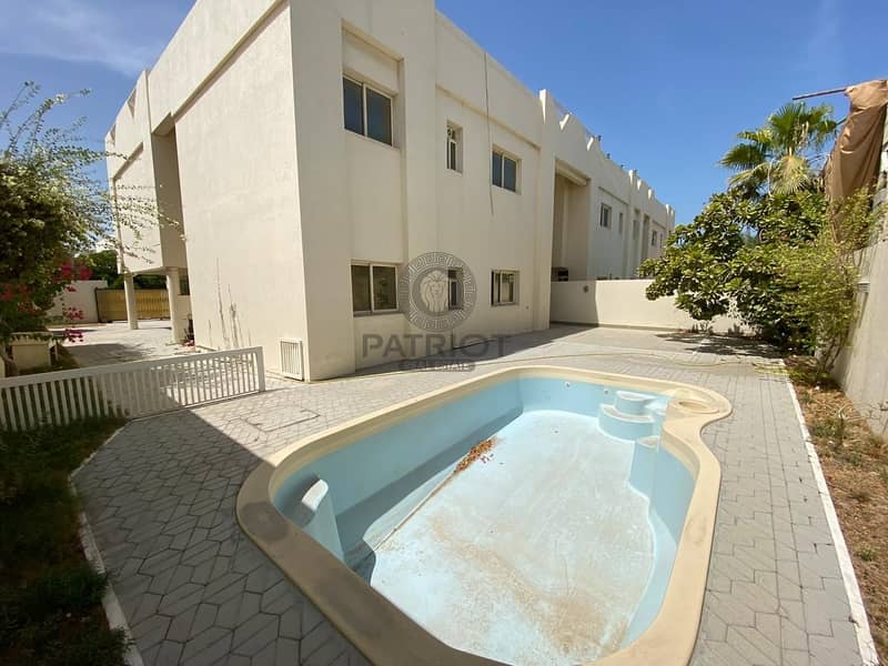 4 MODERN FINISHING 4BR MAIDS PRIVATE POOL INDEPENDENT VILLA IN UMM SUQEIM 1