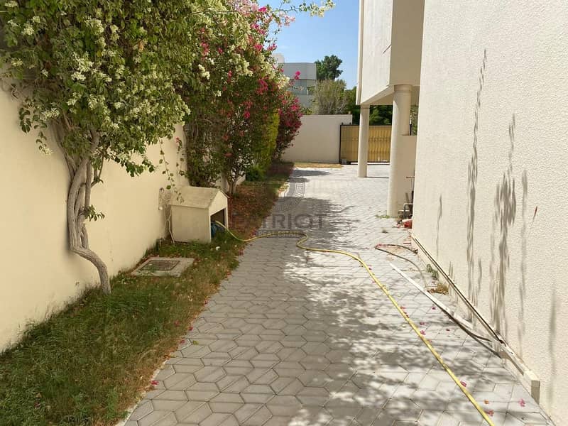 36 MODERN FINISHING 4BR MAIDS PRIVATE POOL INDEPENDENT VILLA IN UMM SUQEIM 1