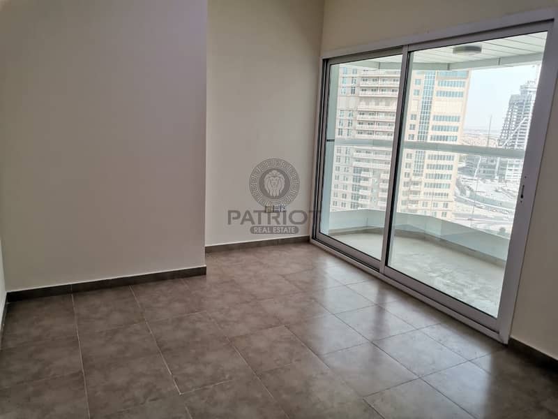 17 BEAUTIFUL SAMI FURNISHED  2 BEDROOM APARTMENT Dubai Gate 2  IN CLUSTER A