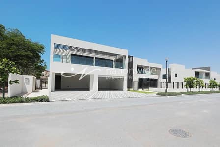 Luxury Lifestyle Living in this Brand New Home Luxury Lifestyle Living in this Brand New Home