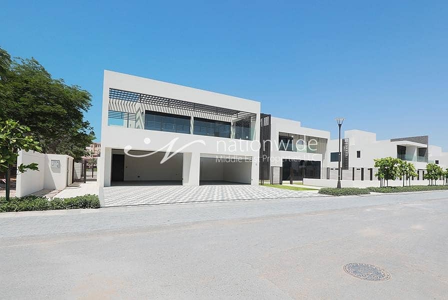 Luxury Lifestyle Living in this Brand New Home Luxury Lifestyle Living in this Brand New Home