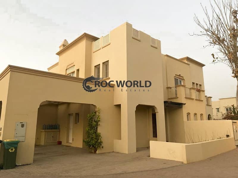 Single Row Villa in Front of Park & Pool Single Row Villa in Front of Park & Pool