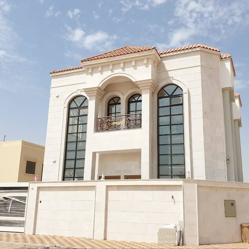 Without downpayment from the buyer, a villa with a very luxurious and wonderful hotel design behind Al Hamidiyah Park at a privileged price and close to the Rahmaniyah area in Sharjah with the possibility of free ownership for all nationalities and with g