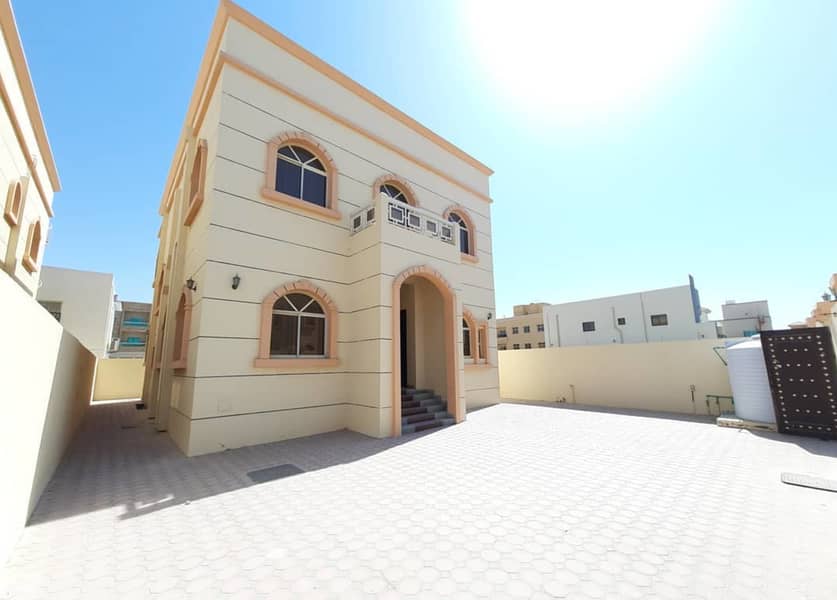 Luxurious and distinguished villa with a very large building area for people of high taste, with excellent personal finishes