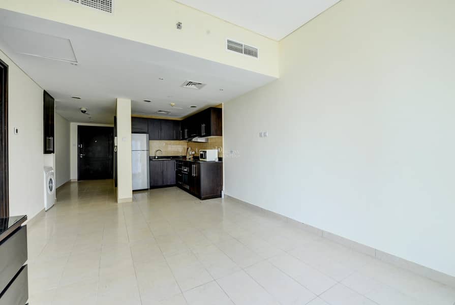 Partial Sea View | Middle Floor | Close to beach