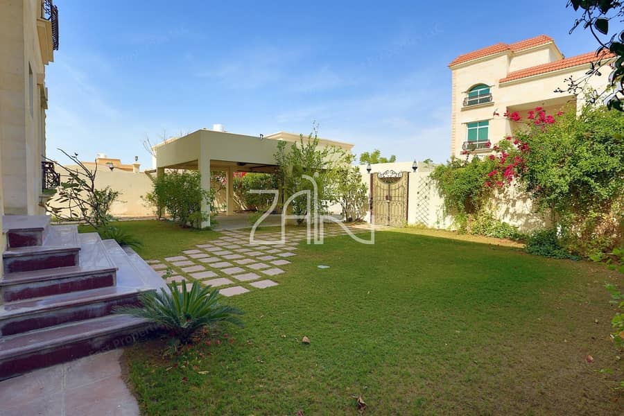 High standard 6 BR Villa with Large Garden and Pool