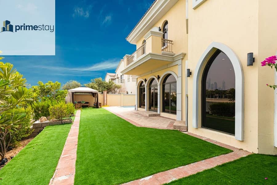 13 Stunning 6BR Villa with Private Pool in Palm