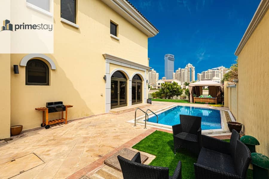 19 Stunning 6BR Villa with Private Pool in Palm