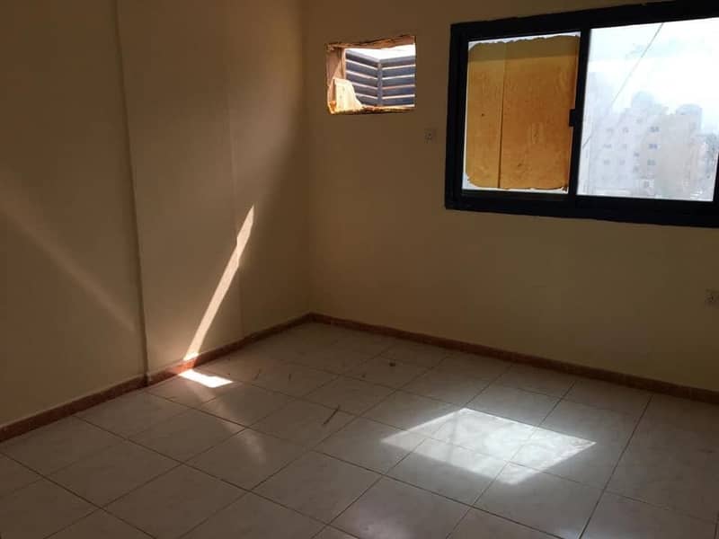 Two rooms and a hall for rent at a special price near the sea, behind the Ramada Beach Hotel