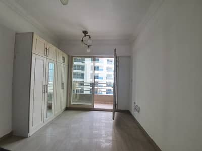 Large Studio w/ Balcony|Manchester Tower Large Studio w/ Balcony|Manchester Tower