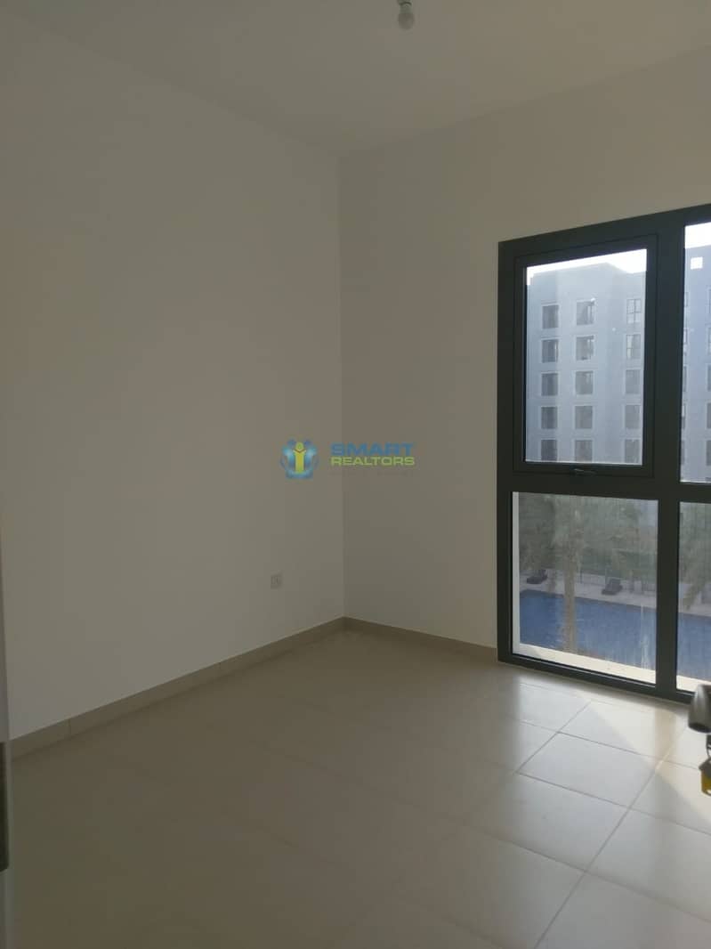 Well Maintained Breathe Taking view High Flr. Well Maintained Breathe Taking view High Flr.