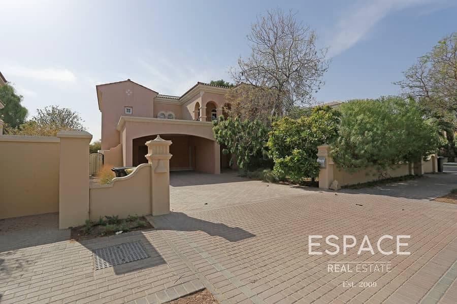 Single Row - Landscaped 5 Beds - Mirador