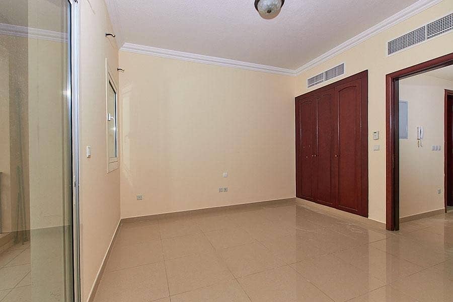 2 Bedroom Townhouse - Low Consumption Bills - Easy access to the pool