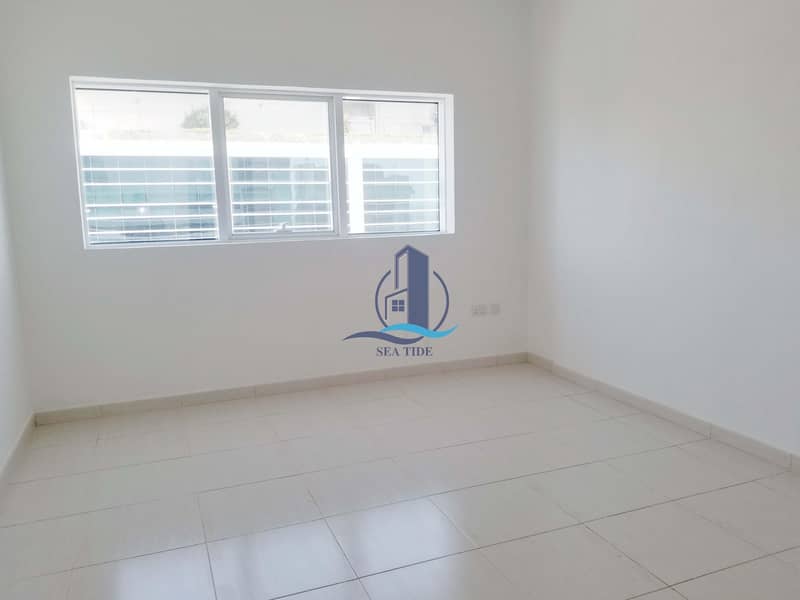 4 Huge 1Bed Residence w/ Balcony & Free Parking