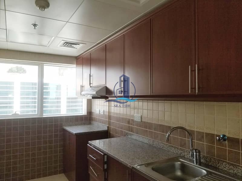 16 Huge 1Bed Residence w/ Balcony & Free Parking