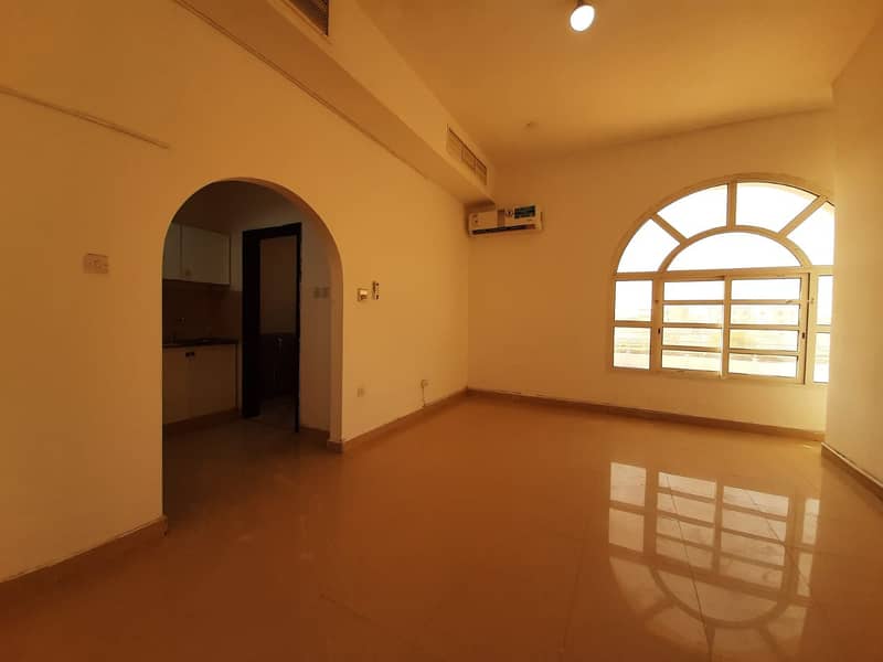 شقة في مركز محمد بن زايد،مدينة محمد بن زايد 1 غرفة 37000 درهم - 4462743