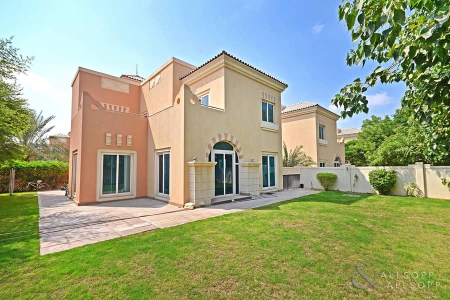 Upgraded and Extended | 5 Bedrooms Villa